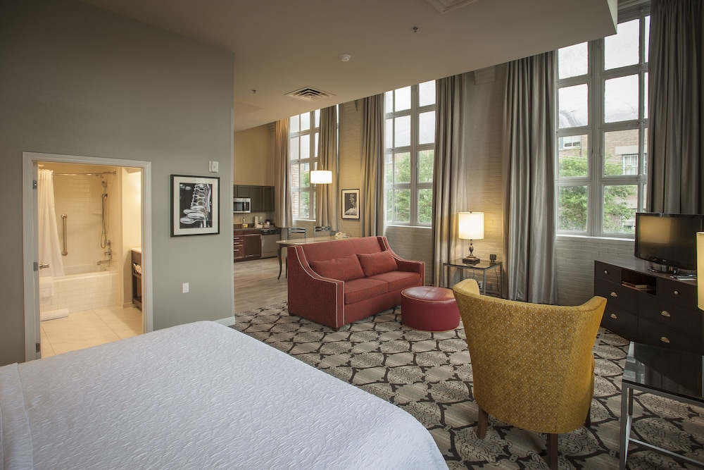 Hampton Inn and Suites New Orleans Convention Center - photo 15
