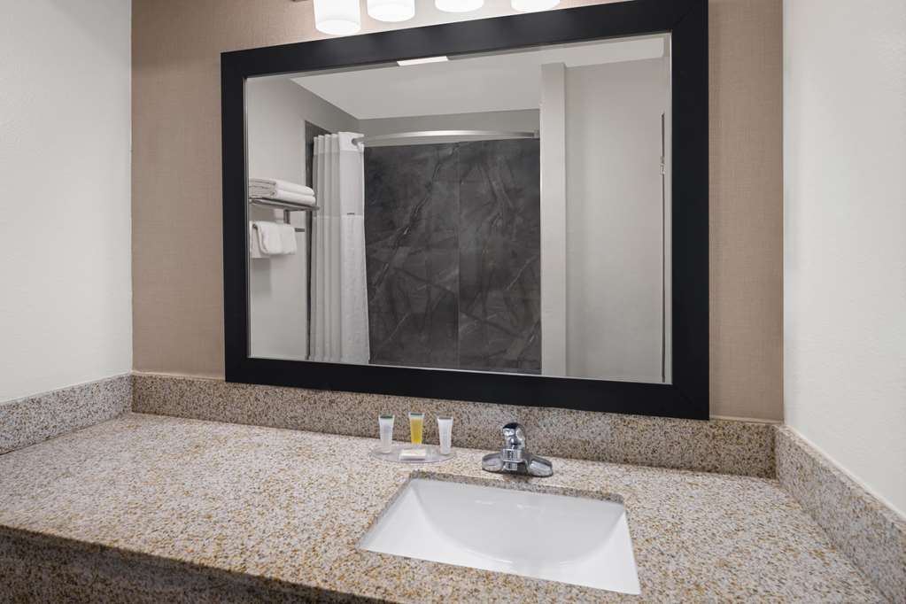 Ramada by Wyndham Locust Grove - photo 20