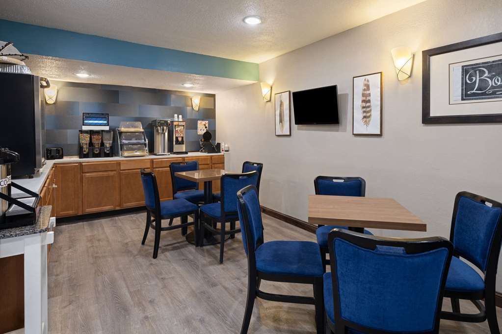 Days Inn & Suites by Wyndham Kokomo - photo 24
