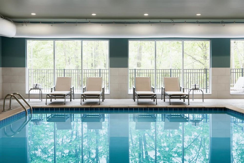 Holiday Inn Exp Stes Berkshires By Ihg — Pittsfield