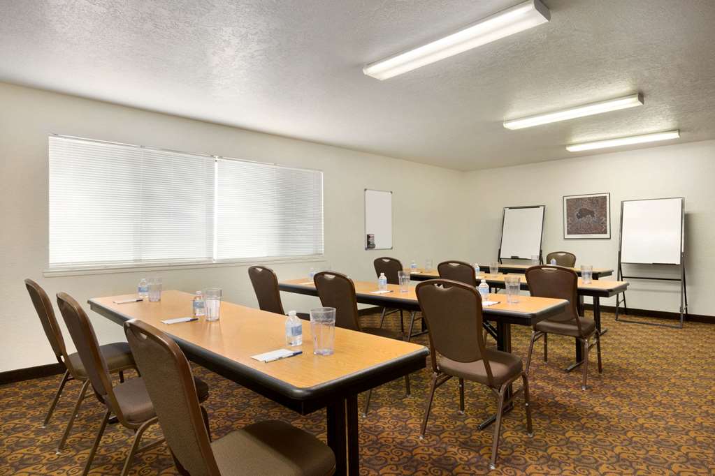 Travelodge by Wyndham Belen - photo 14