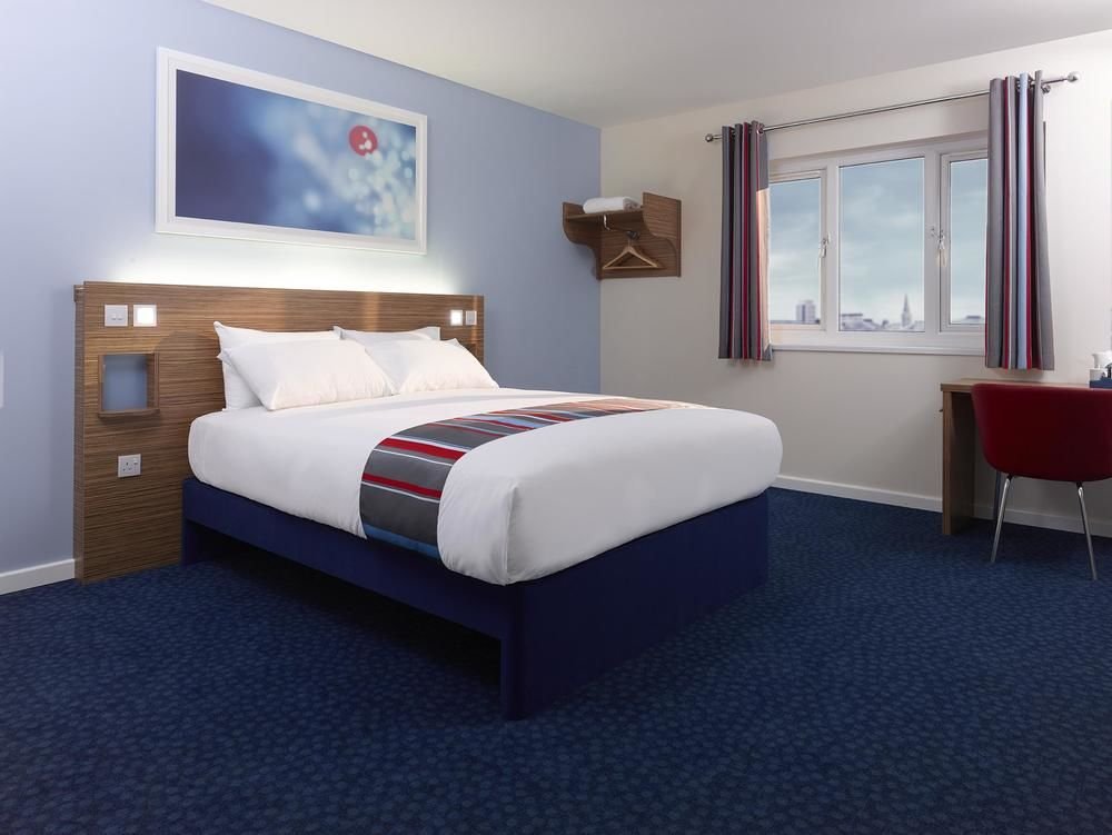 Travelodge Glasgow Braehead — 4-Star Luxury Hotel in Glasgow, United Kingdom
