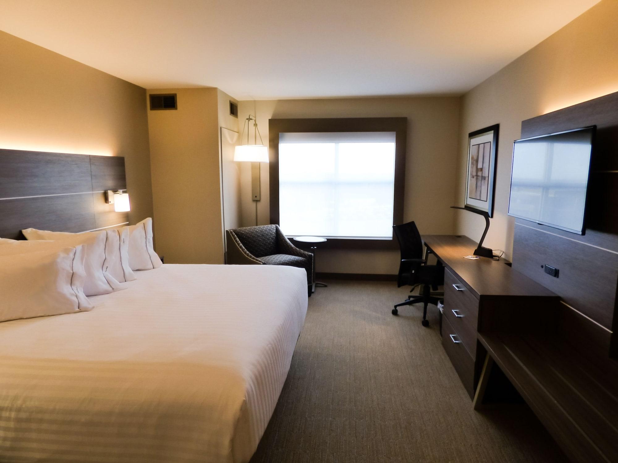 Holiday Inn Express & Suites Plymouth Ann Arbor Area by IHG - photo 13