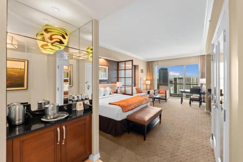 Lucky Gem Penthouse & Luxury Suites at Signature Resort Balcony Strip View 1607