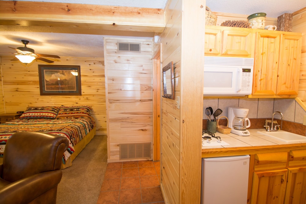 Upper Canyon Inn & Cabins - photo 14