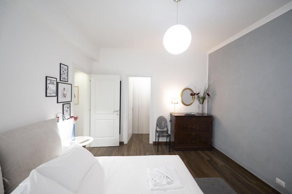 Casa Caterina Modern design apartment near Vatican City — 4-Star Luxury Hotel in Rome, Italy