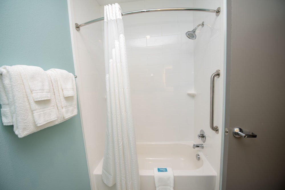Holiday Inn Express & Suites Lake Charles South Casino Area by IHG - photo 58