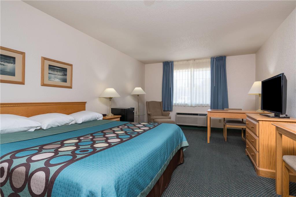 Super 8 by Wyndham Sheldon - photo 7