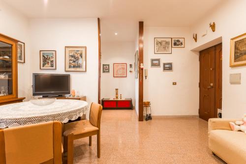 Family Home — 4-Star Luxury Hotel in Rome, Italy