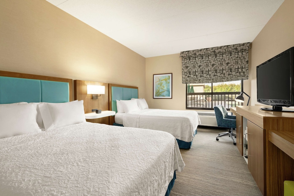 Hampton Inn Portland Airport - photo 9