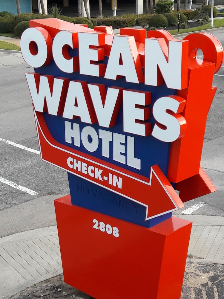 Ocean Waves Hotel - carbon neutral hotel in Myrtle Beach