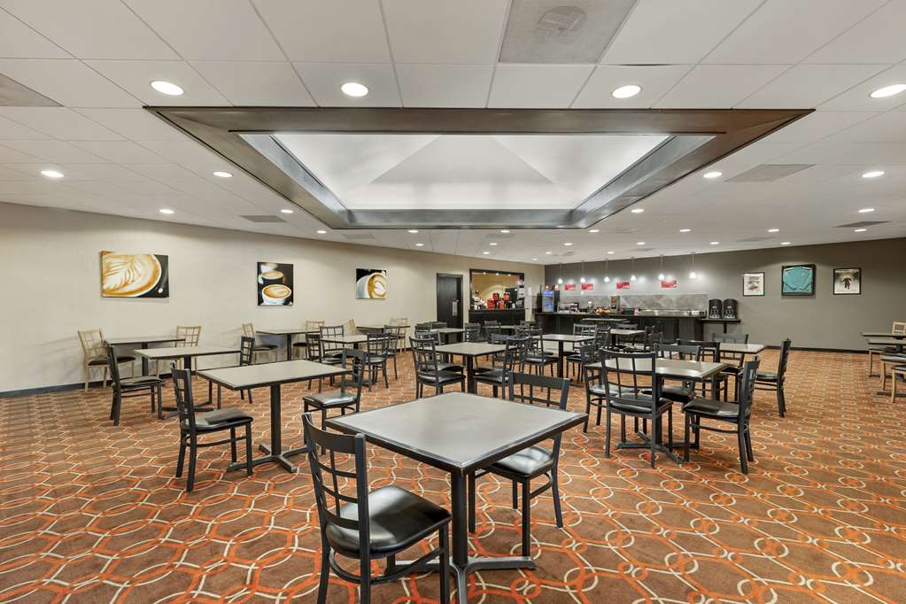 Best Western Plus The Charles Hotel - photo 42