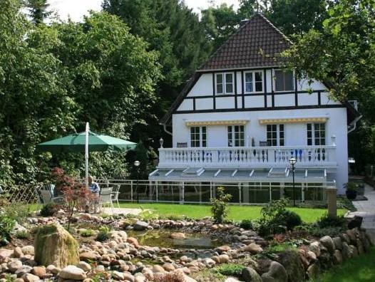 Boutique Hotel Waldwiese — carbon neutral stay, Oldenburg
