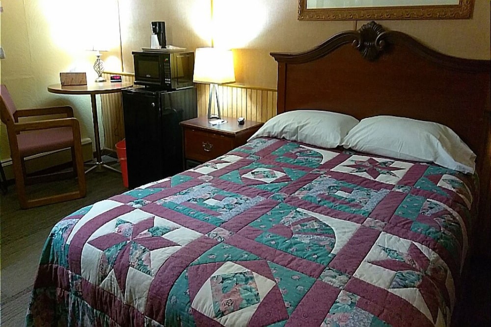 Colonial Inn Extended Stay By OYO New Ulm - photo 8