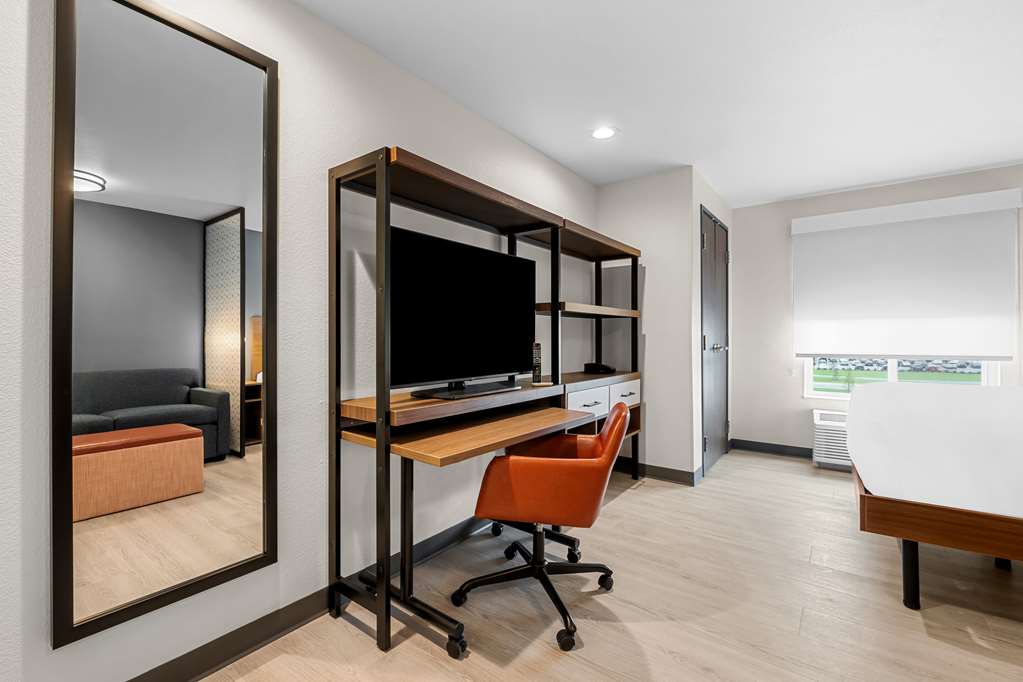 Everhome Suites Fayetteville near Fort Bragg - photo 13
