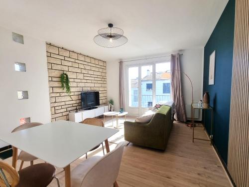 Les Pieds Dans L’eau 200m Plage in Royan, France