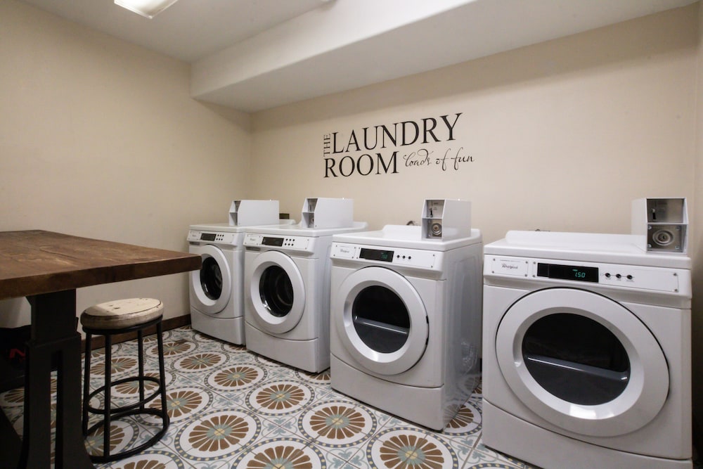 Oxford Suites Chico - photo 26