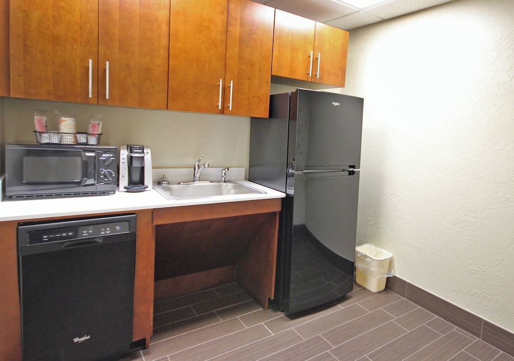 Garner Hotel Butte by IHG - photo 30