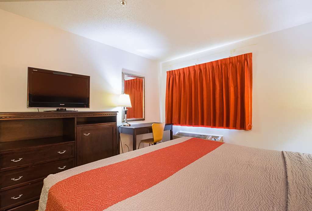 Motel 6 Waterloo IA Crossroads Mall Cedar Falls - photo 16