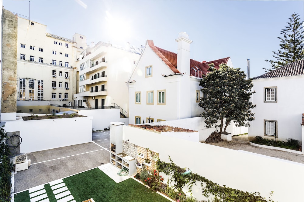 Chalet Estoril Luxury Apartment — 4-Star Luxury Hotel in Cascais, Portugal
