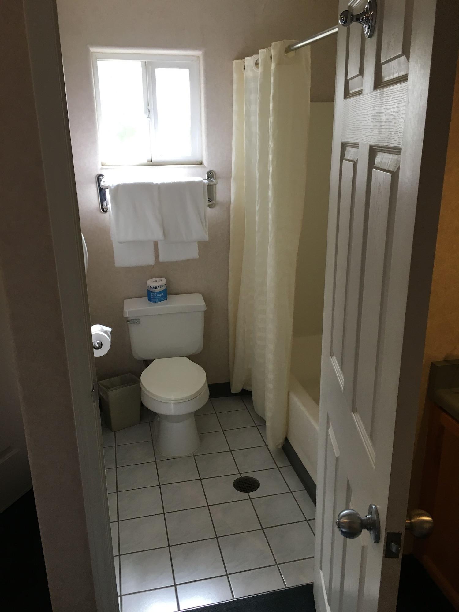 Garden Inn and Suites Fresno - photo 23