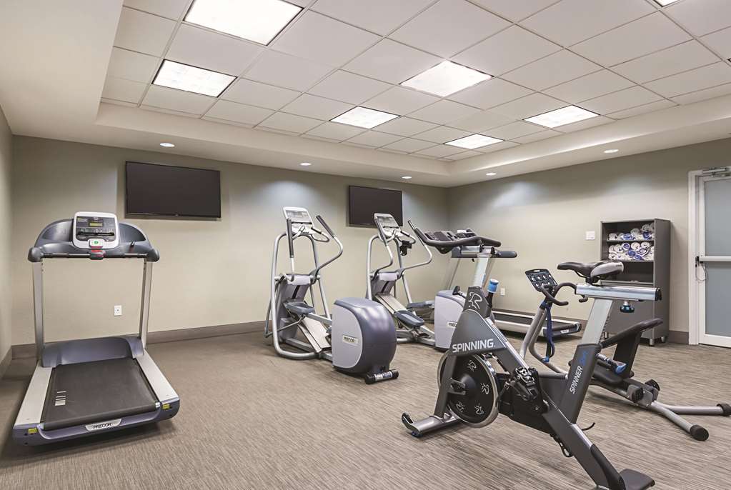 La Quinta Inn & Suites by Wyndham Alexandria Airport - photo 10