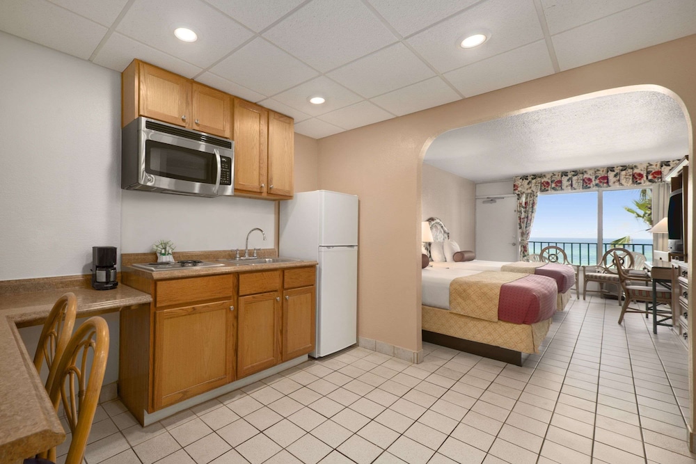 Days Inn by Wyndham Panama City Beach Beachfront Resort - photo 16