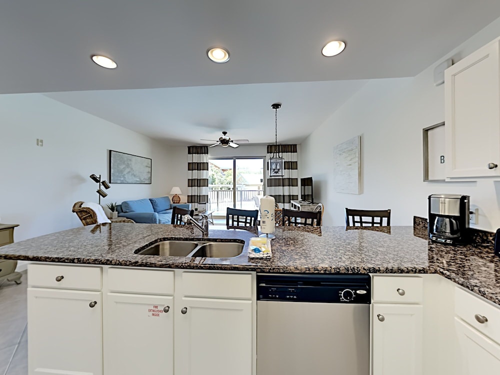 Beach Resort 305 1058526 1 Br condo by RedAwning - photo 12