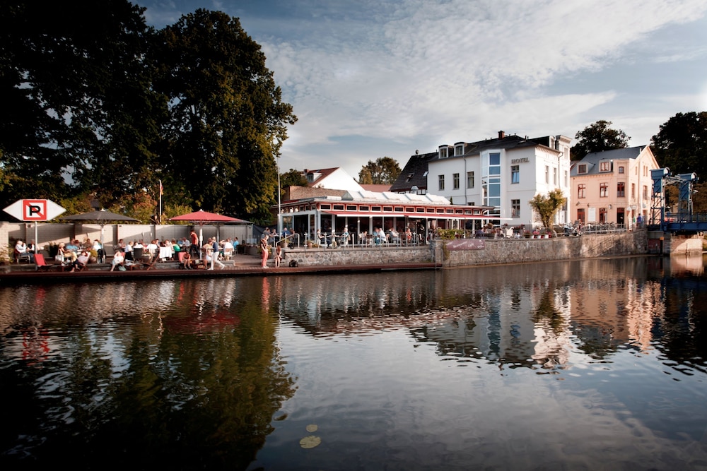 Hotel und Restaurant Fackelgarten in Plau Am See, Germany
