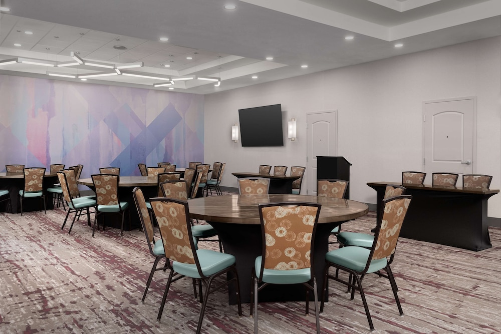 Hilton Garden Inn Abilene - photo 28