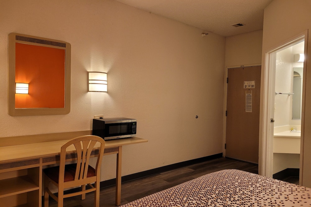 Modern Stay 39 Lakeview By OYO Minonk - photo 25