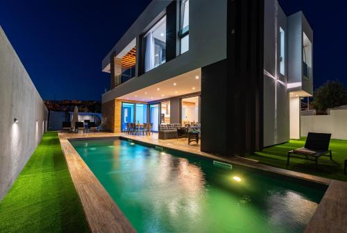 Villa Stromboli — 4-Star Luxury Hotel in Sveti Filip I Jakov, Croatia