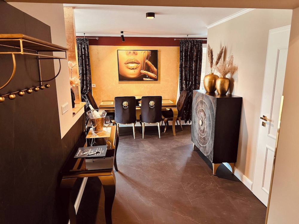 Weißt Du noch Luxus am See — 4-Star Luxury Hotel in Krakow Am See, Germany