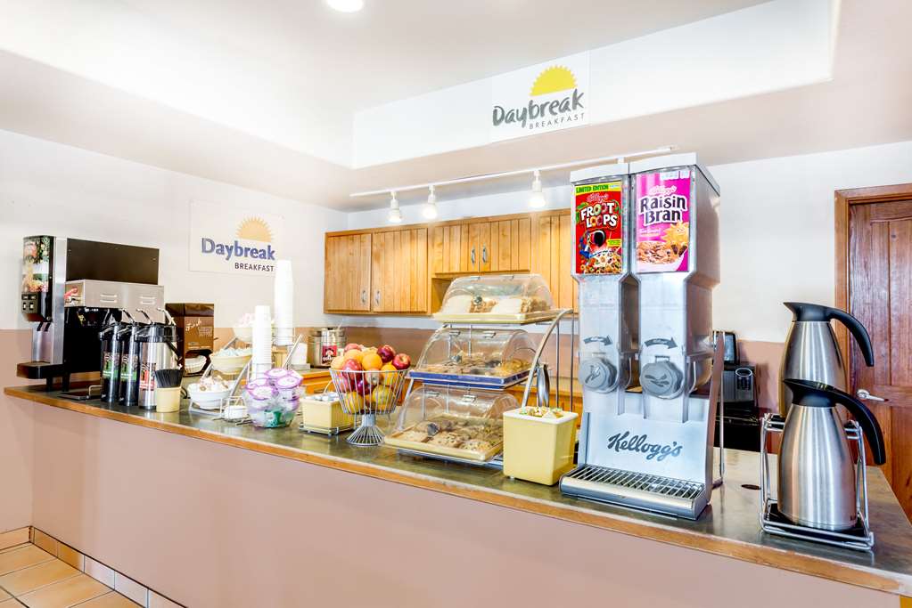 Days Inn & Suites by Wyndham Lordsburg - photo 14
