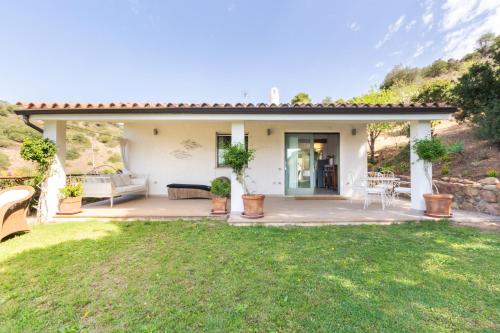Villa Maffi Spaziosa Vista Mare E Parcheggio — 4-Star Luxury Hotel in Villasimius, Italy
