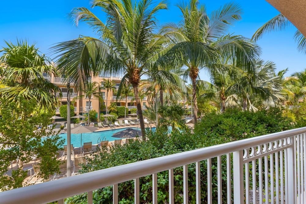 Resort View 1BR Suite With Direct Pool Access - last minute hotel in Key West