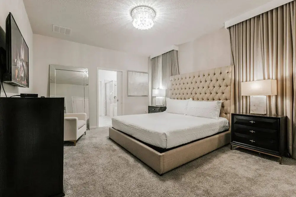 Brand NEW 10 BDR at Windsor Island LED Screen — 4-Star Luxury Hotel in Davenport, United States