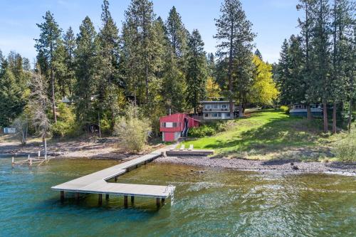 Sunnyside Cabin Coeur d' Alene ID — 4-Star Luxury Hotel in Harrison, United States