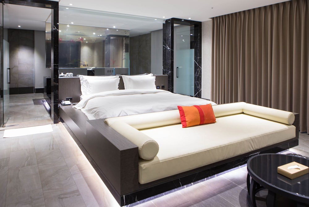 All Ur Boutique Motel Xin Jhung Branch — hotel in Xindian