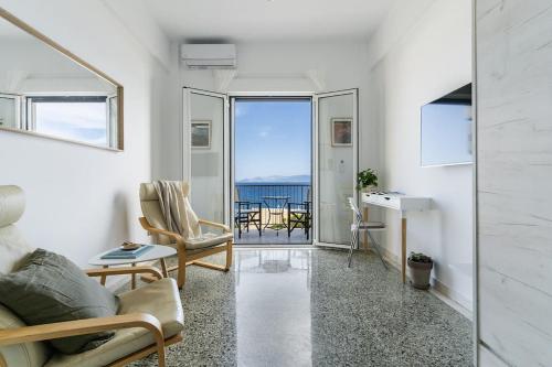 On the Port — 4-Star Luxury Hotel in Rafina, Greece
