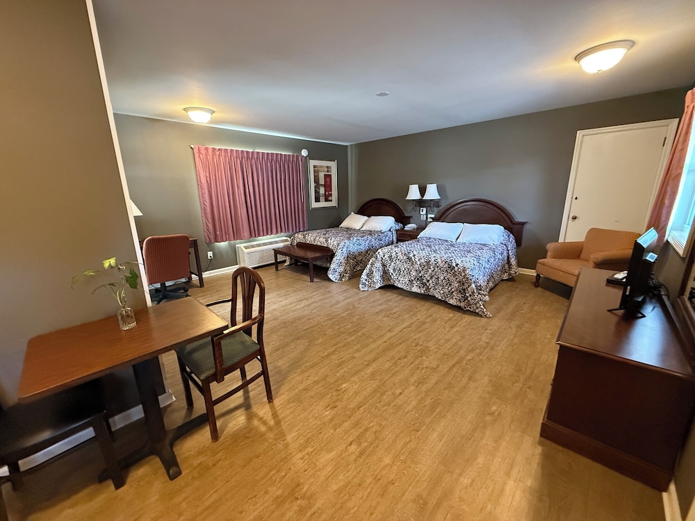 Heidi's Inn - photo 11