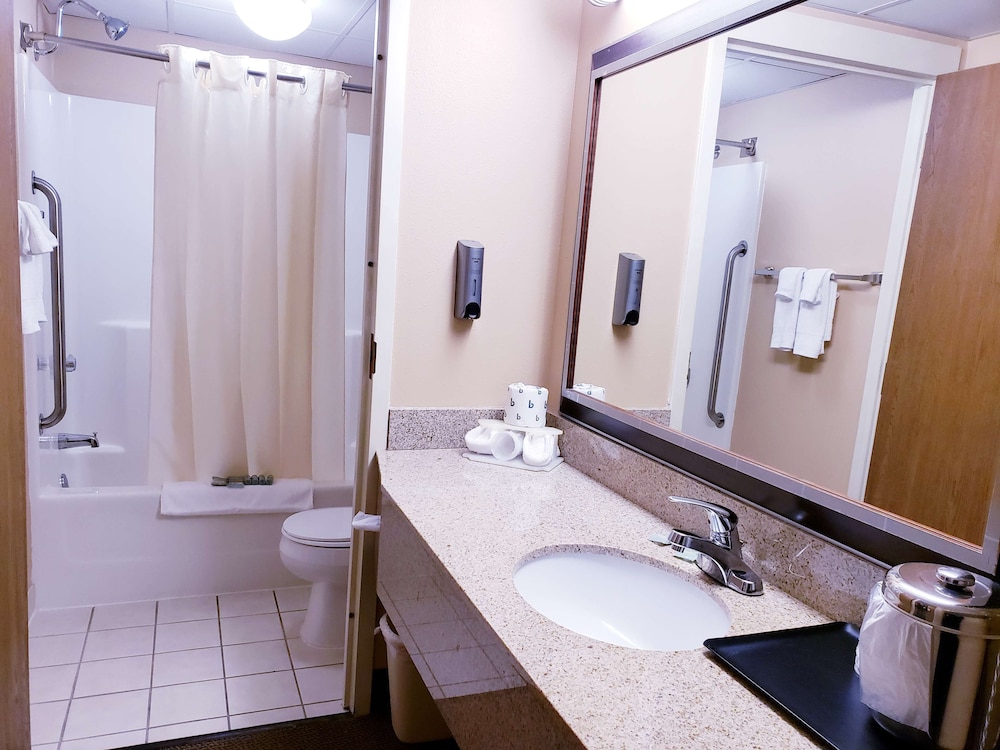 Quality Inn & Suites Black River Falls I 94 - photo 34