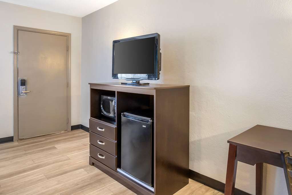 Days Inn by Wyndham Wrightstown McGuire AFB Bordentown - photo 19