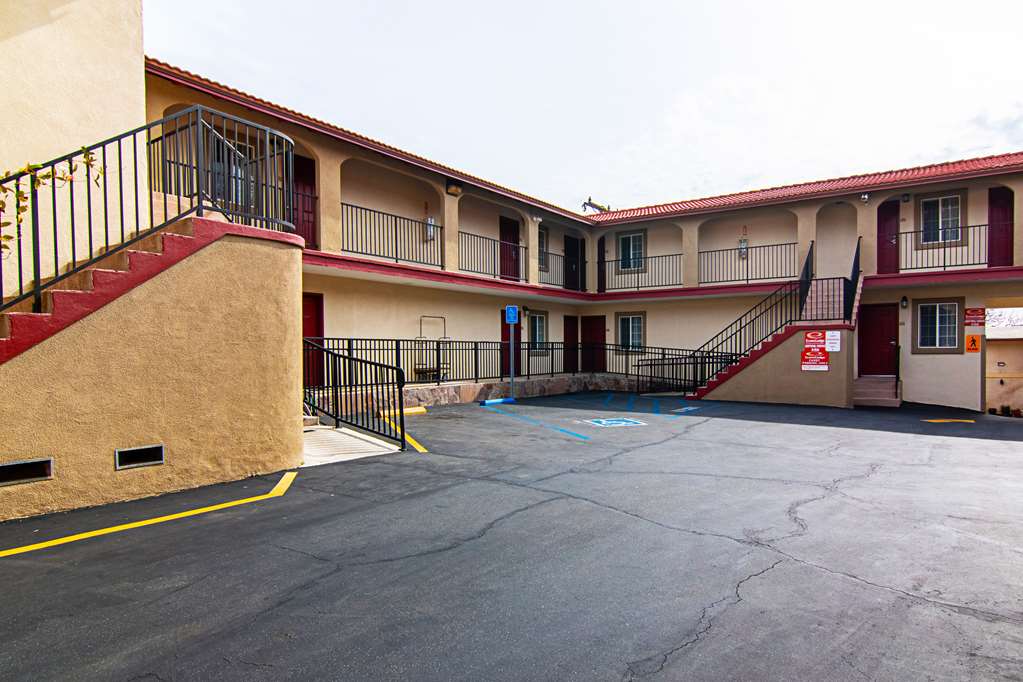 Econo Lodge Long Beach I 405 in Long Beach, United States