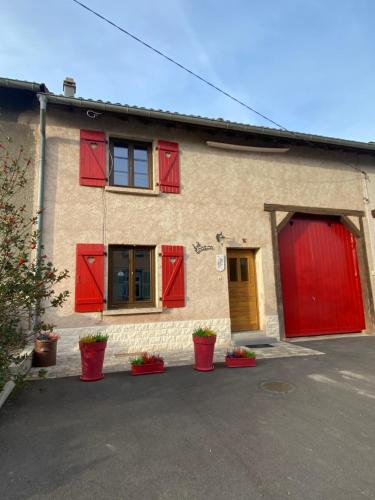La Tonton - carbon neutral hotel in Unknown City