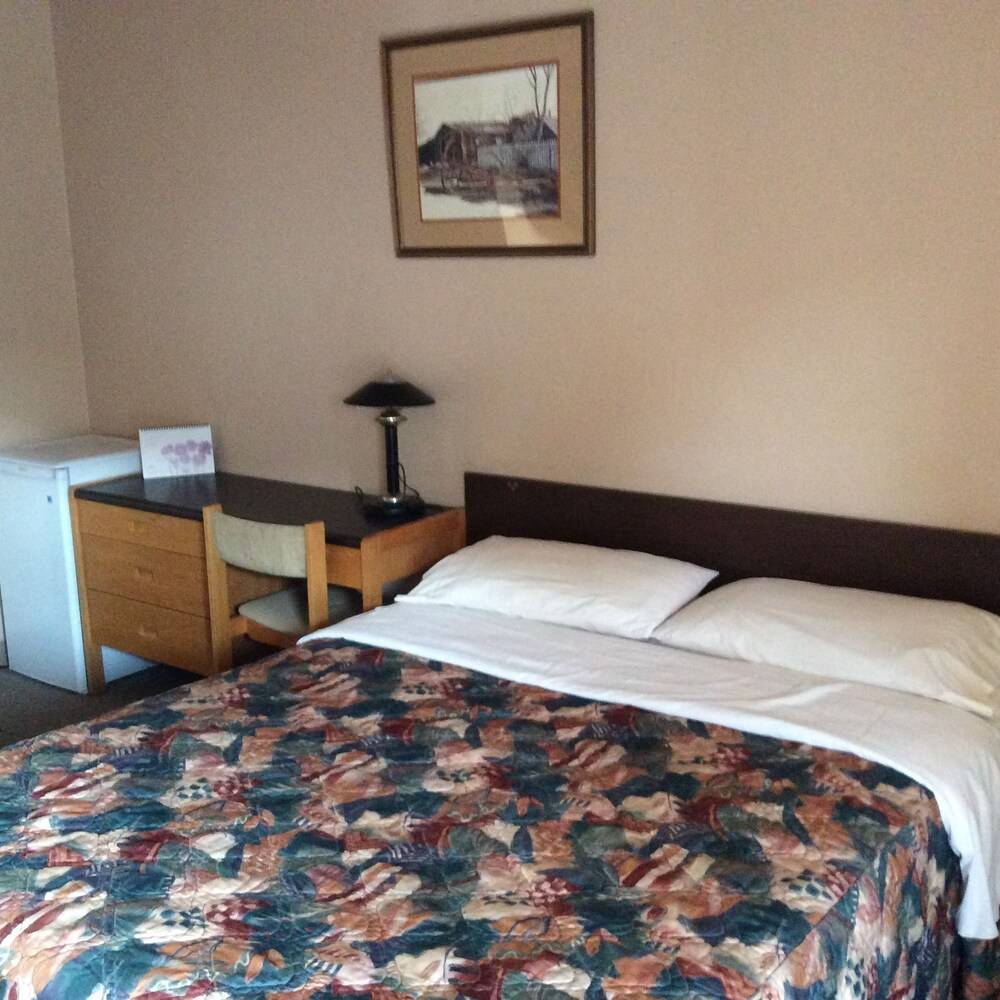 Parkwood Motor Inn — Sundre — photo 3