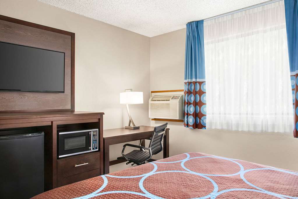 Super 8 by Wyndham Lenexa Overland Park Mall Area - photo 16