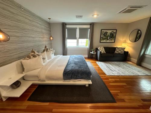 Entire Modern 7 Unit 7 Bath Boutique Inn - photo 26