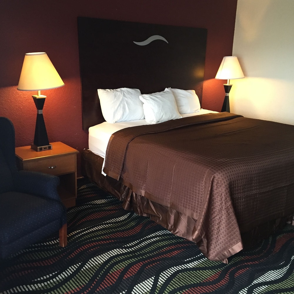 Town and Country Motel - photo 5