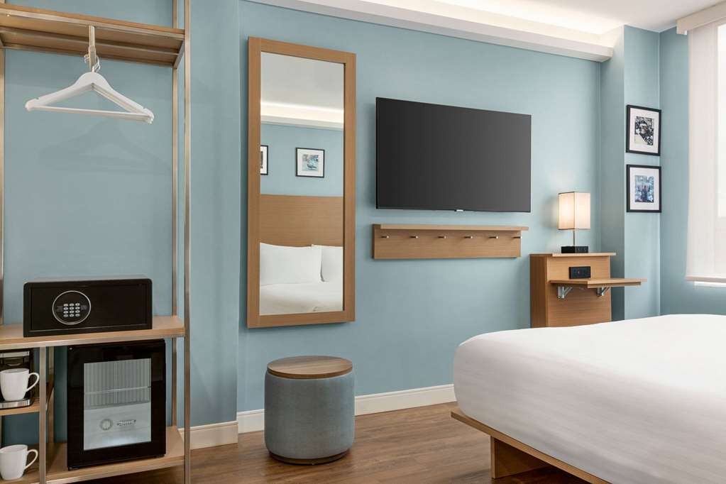 Wingate by Wyndham Bronx Haven Park - photo 26